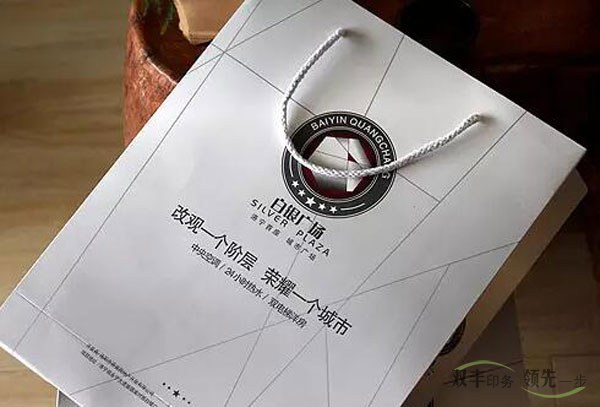 常用手提袋印刷材質的優(yōu)缺點？